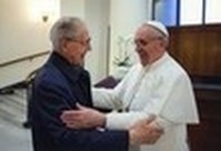 The Superior General and Pope Francis embracing