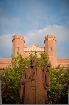 Photo of Jesuit Statue in front of Hinkle Hall