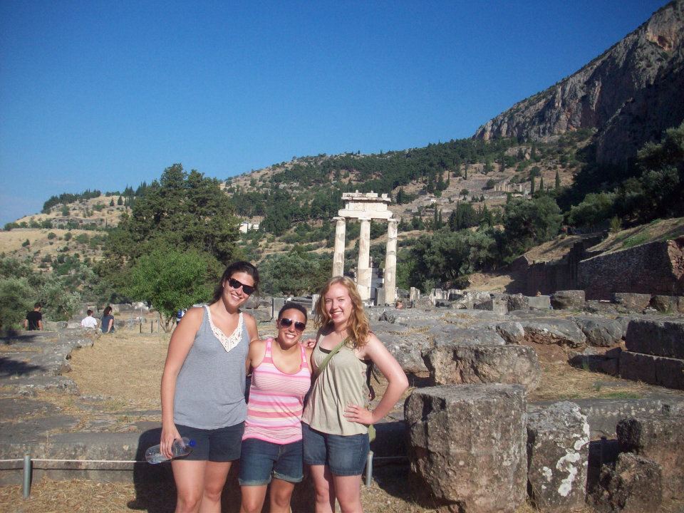 Group Photo of Kelly Bunting with Peers on a Study Abroad Trip 