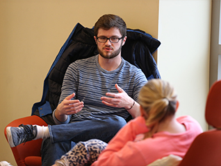 Student earning their PsyD in Clinical Psychology at an internship in a medical setting