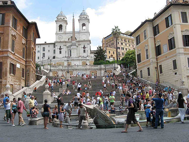 Students in the graphic design major on a study abroad trip in Rome