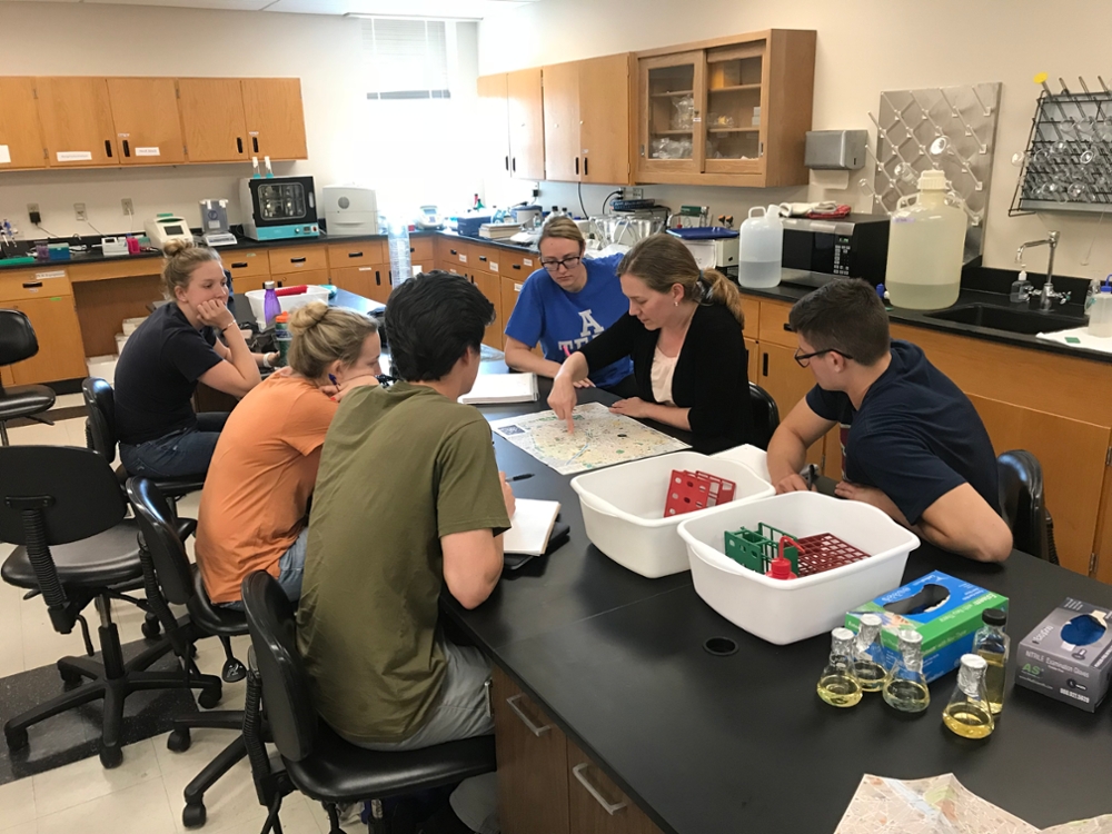 Photo of XU Students working on a Lab