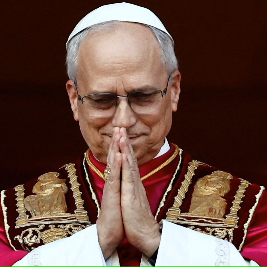 Pope Leo XIV Praying
