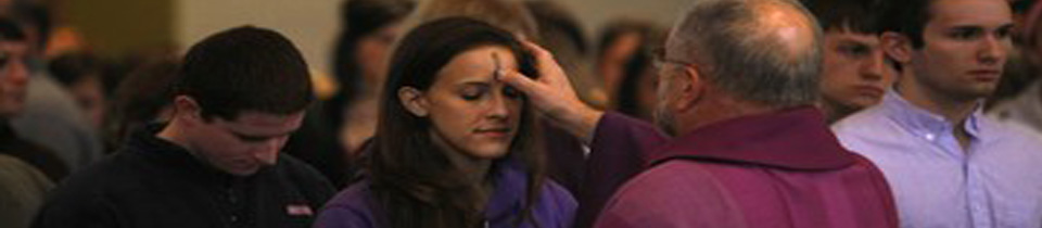 a picture depicting the distribution of ashes on Ash Wednesday