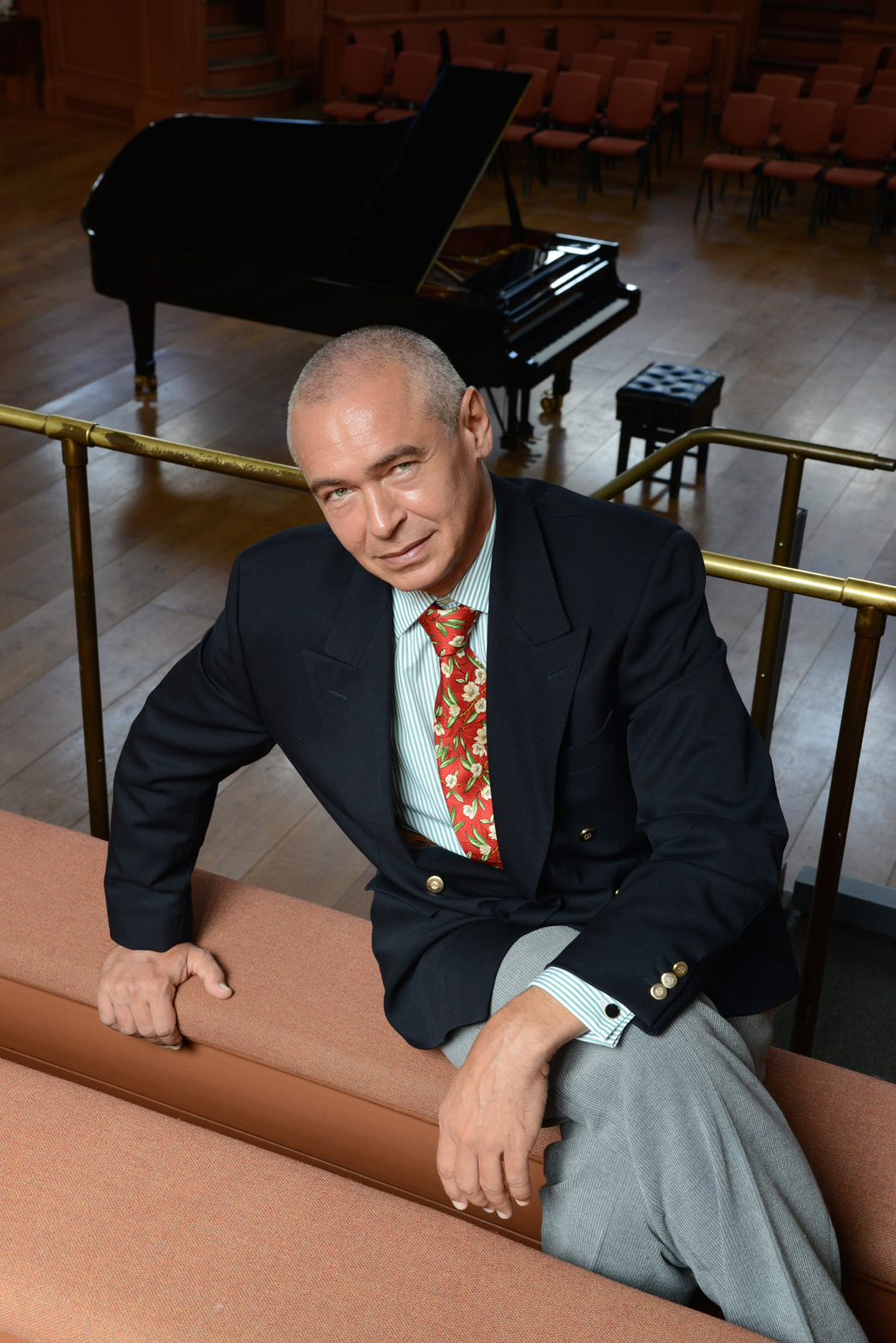 Ivo Pogorelich in front of a piano