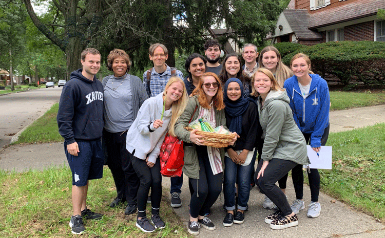 students delivering food