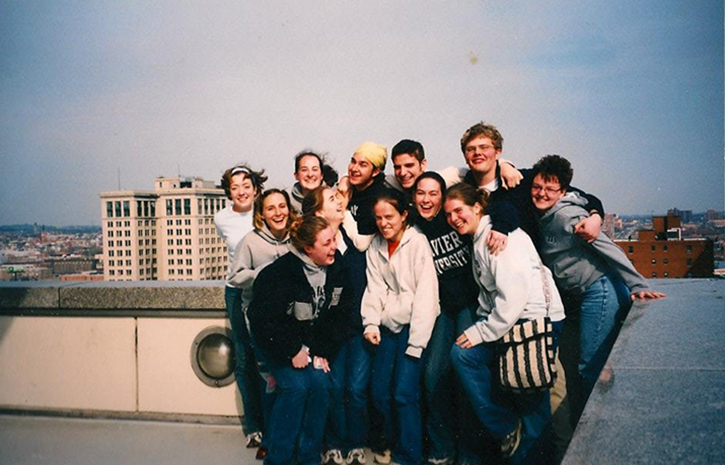 Group Picture of Alternative Breaks group on an excursion