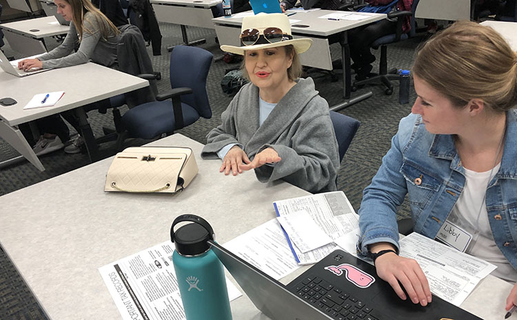 Photo of XU student with Cincinnati resident