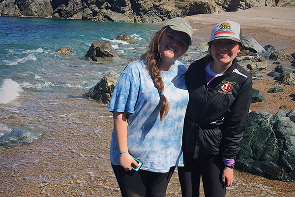 Two students on Catalina Island, CA on Alternative Breaks. 