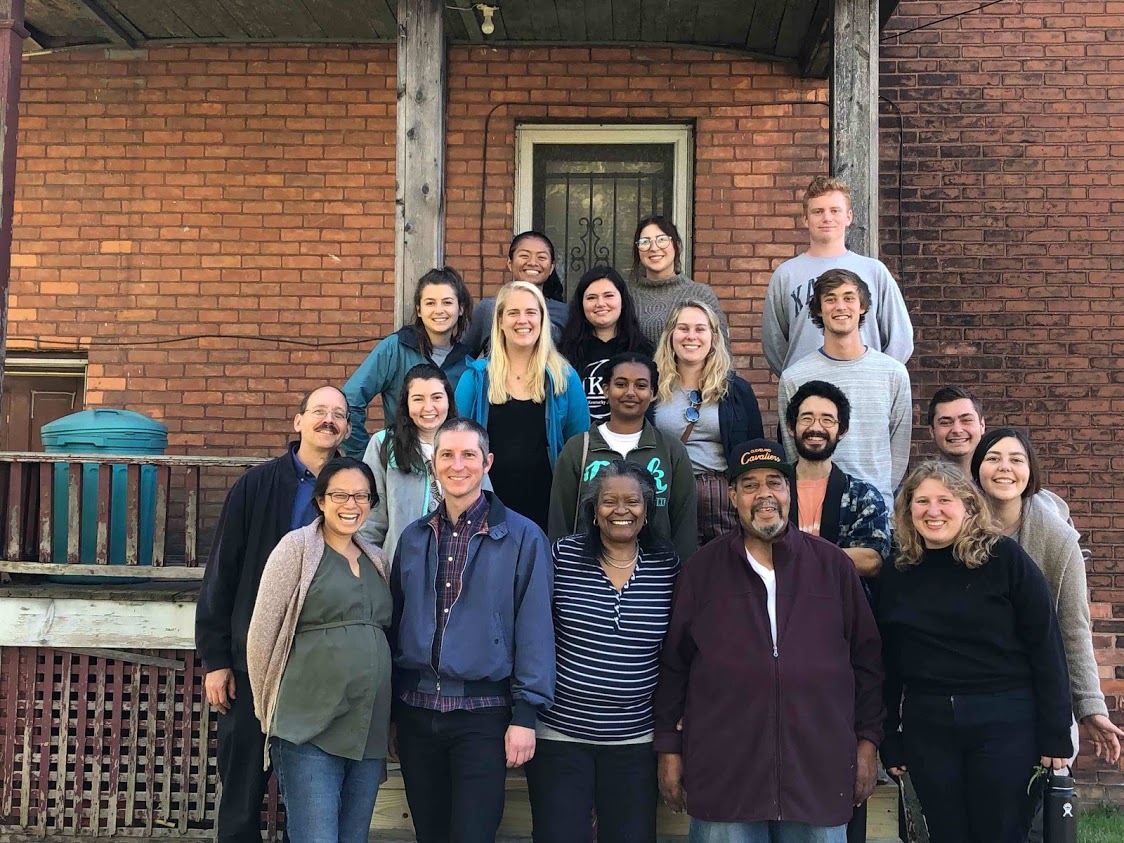 Photo of Peace & Justice Studies class on weekend immersion trip to Detroit