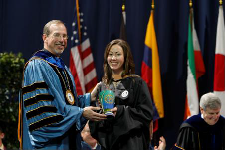 Angela Staubach '01 receives Magis Award at 2009 Commencement